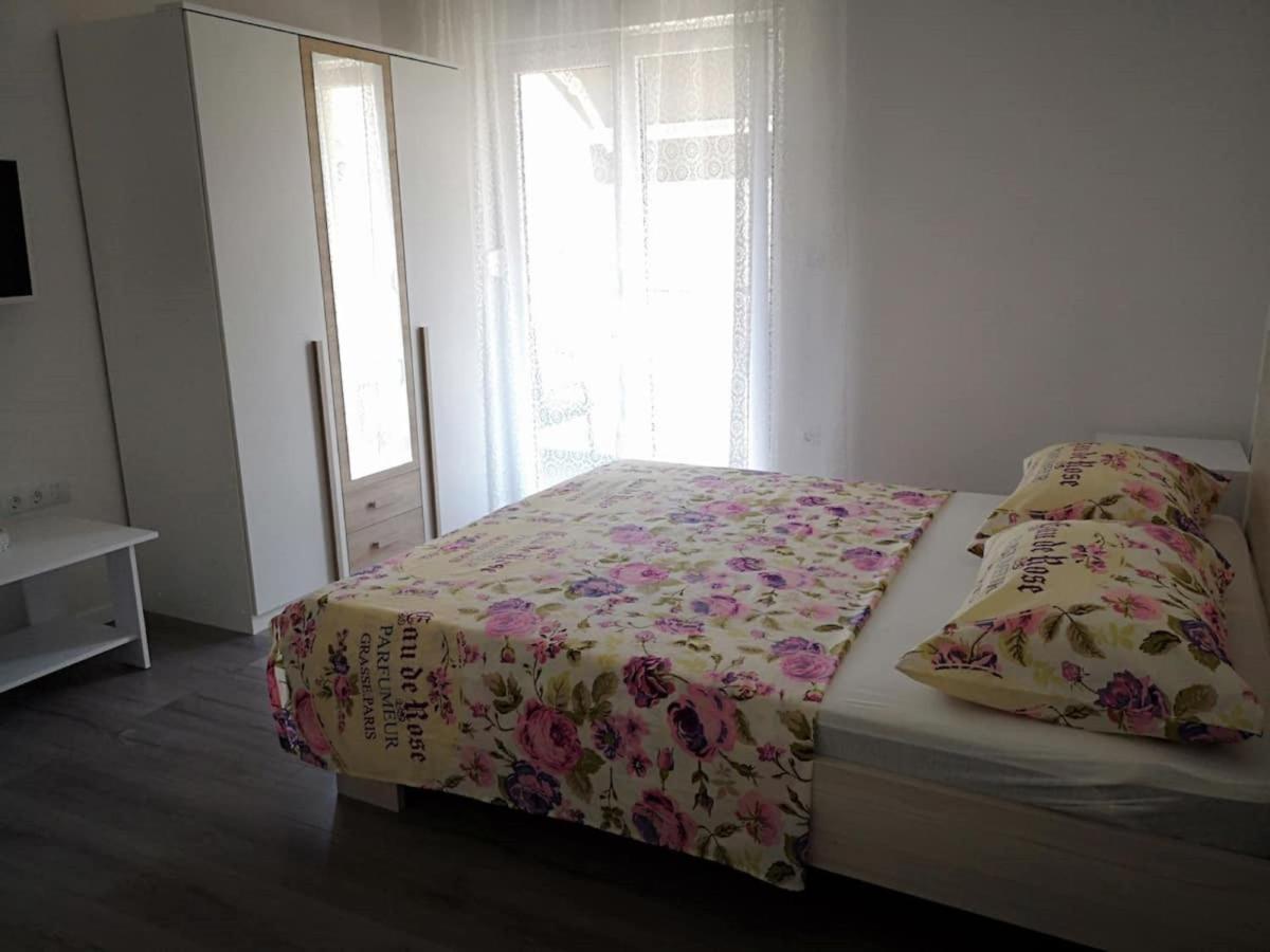 Apartments Dzeki Split Exterior foto